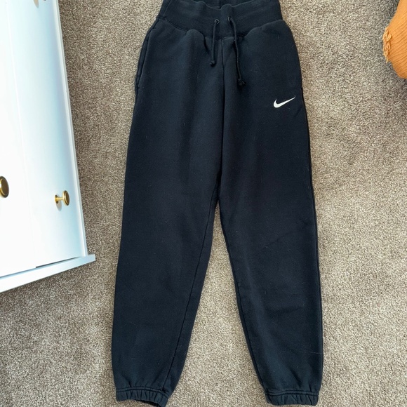 Sold - Picture 1 of 2